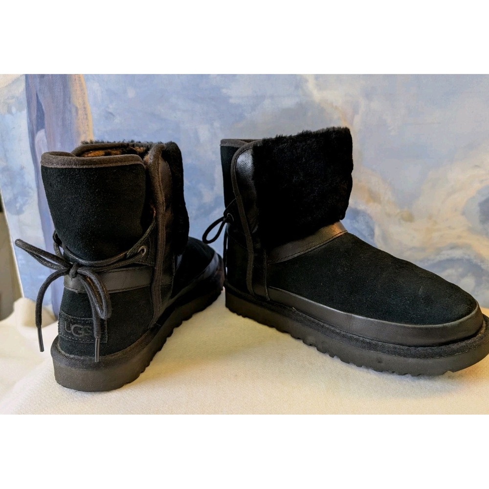 UGG 7 Leopard Lined Short Boots In Black